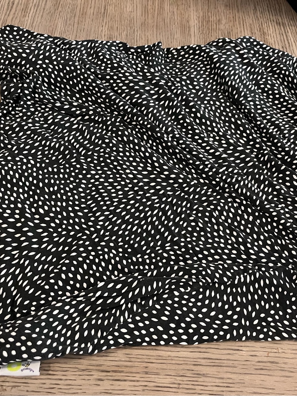 Go By Goldbug 4-in-1 Multi-Use Nursing & Car Seat Cover - Black & White Dot